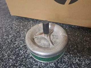 Cenicero antiguo pipa latón