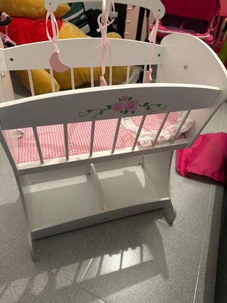 Cuna para muñecas rosa y blanca