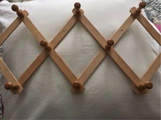 Perchero de madera acordeón