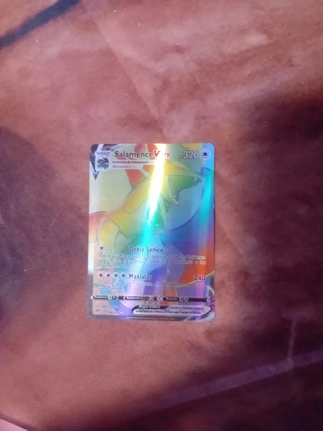 Carta Pokémon Salamence VMAX