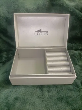 Joyero LOTUS blanco y plateado