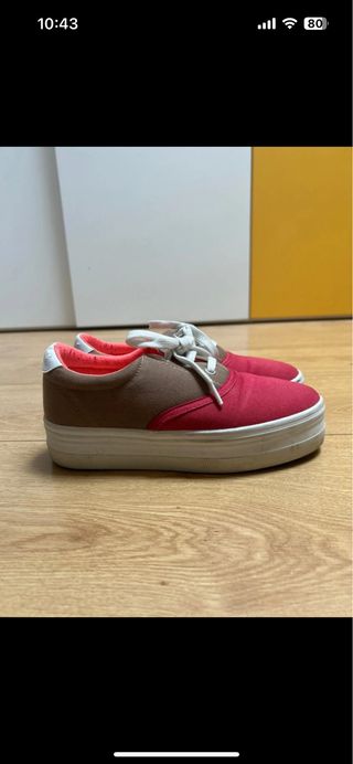 Zapatillas estilo Victoria Noname marrones y rojas
