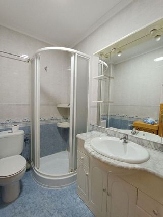 Casa adosada en venta en Hellín