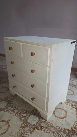 Cajonera de madera blanca