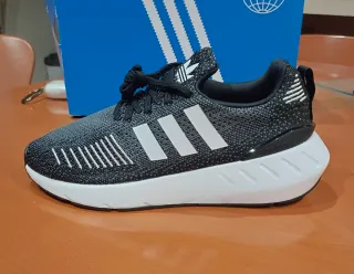 Zapatillas Adidas Swift Run 22 W Mujer 39 1/3