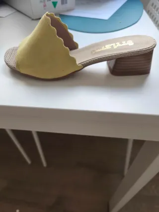 Sandalias StyleTto Amarillas