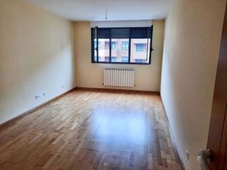 Piso en venta en Crucero - Pinilla en León