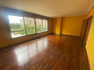 Piso en venta en Plaza España - Villa Pilar - Reyes Católicos - Vadillos en Burgos