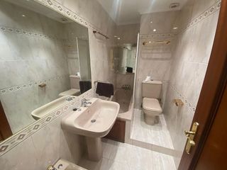 Piso en venta en Plaza España - Villa Pilar - Reyes Católicos - Vadillos en Burgos