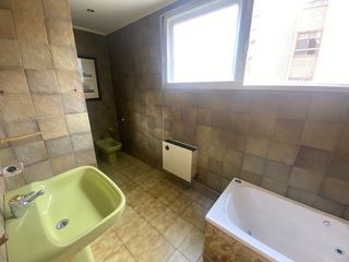 Piso en venta en Plaza España - Villa Pilar - Reyes Católicos - Vadillos en Burgos