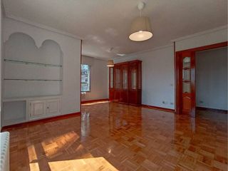 Piso en venta en Plaza España - Villa Pilar - Reyes Católicos - Vadillos en Burgos