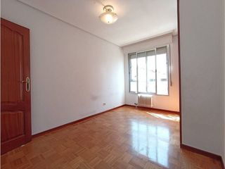 Piso en venta en Plaza España - Villa Pilar - Reyes Católicos - Vadillos en Burgos