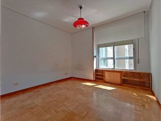 Piso en venta en Plaza España - Villa Pilar - Reyes Católicos - Vadillos en Burgos