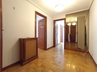 Piso en venta en Plaza España - Villa Pilar - Reyes Católicos - Vadillos en Burgos
