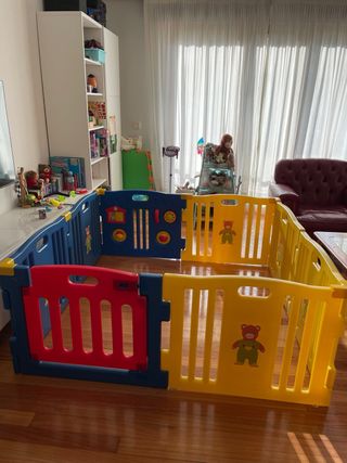 Parque infantil y corralito para bebés