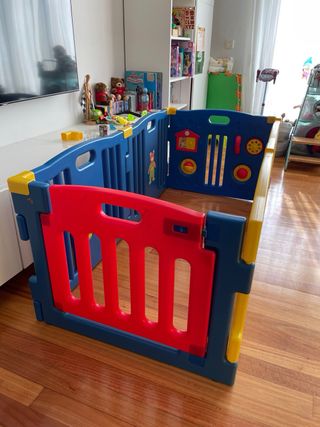 Parque infantil y corralito para bebés