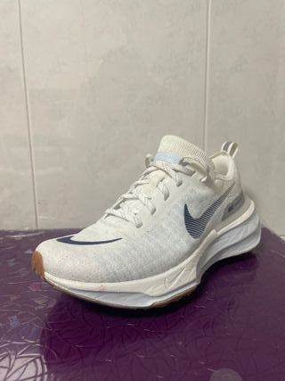 Nike Invincible Run 3 (T42)