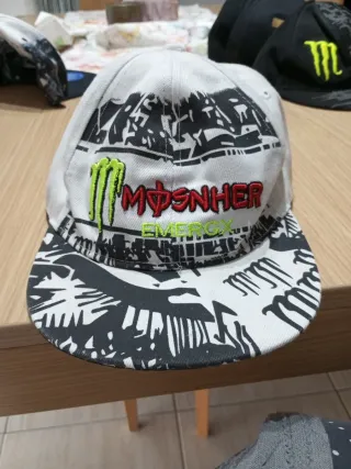 Gorra Monster Energy Blanca y Negra