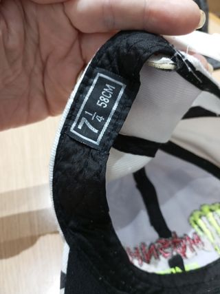 Gorra Monster Energy Blanca y Negra