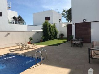 Chalet en venta en Montequinto en Dos Hermanas