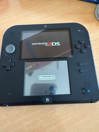 Nintendo 2DS Negra con Juegos y Accesorios