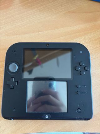 Nintendo 2DS Negra con Juegos y Accesorios