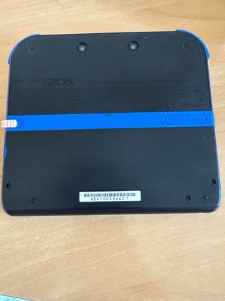 Nintendo 2DS Negra con Juegos y Accesorios
