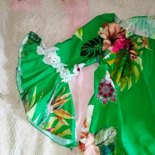 Blusa vintage verde Smeraldo e fiori