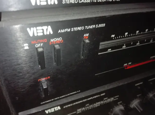Sintonizador Estéreo AM/FM Vieta S.2033
