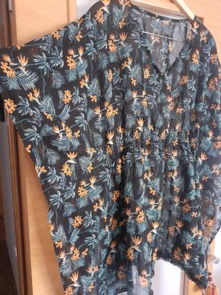 Blusón estampado tropical