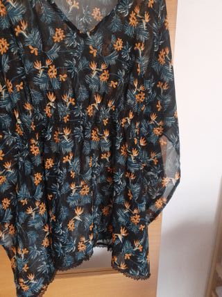 Blusón estampado tropical