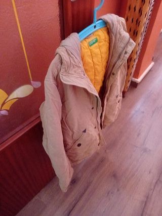 Anorak Benetton niño beige y amarillo