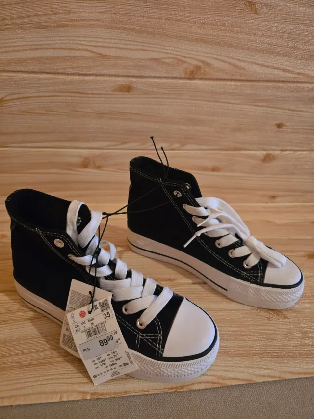 Zapatillas altas negras y blancas talla 35