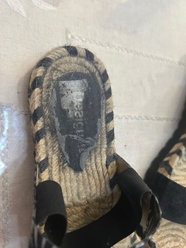 Sandalias Desigual Beige y Negro