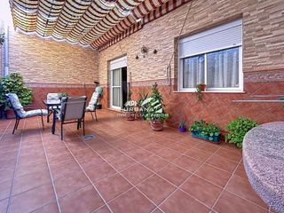 Chalet en venta en Lucena