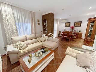 Chalet en venta en Lucena