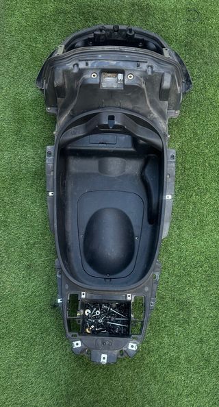 Baúl maletero Piaggio X8