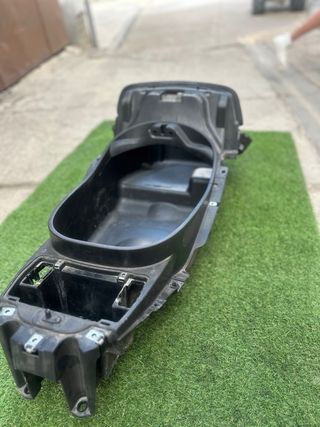Baúl maletero Piaggio X8