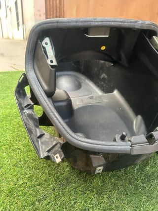 Baúl maletero Piaggio X8