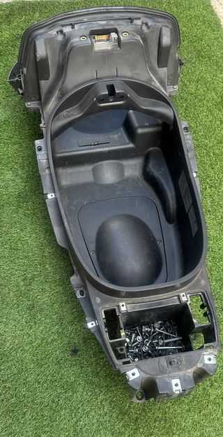 Baúl maletero Piaggio X8
