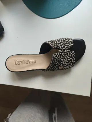 Sandalias pala piel leopardo
