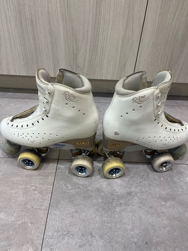 Patines de artístico blancos