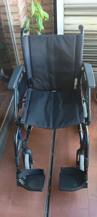 Silla de ruedas plegable