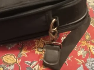 Maletín portátil Guy Laroche negro