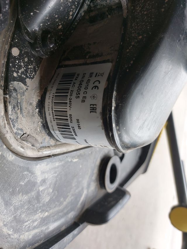 Fregadora Karcher BR 40/10 C Profesional