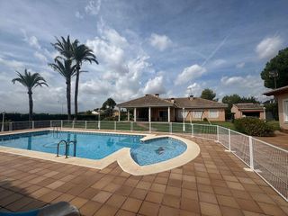 Chalet en venta en Urbanizaciones en Llíria