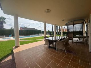 Chalet en venta en Urbanizaciones en Llíria