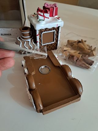 Figura navideña para incienso tren de jengibre.