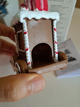 Figura navideña para incienso tren de jengibre.