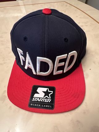 Gorra Starter Negra y Roja Faded